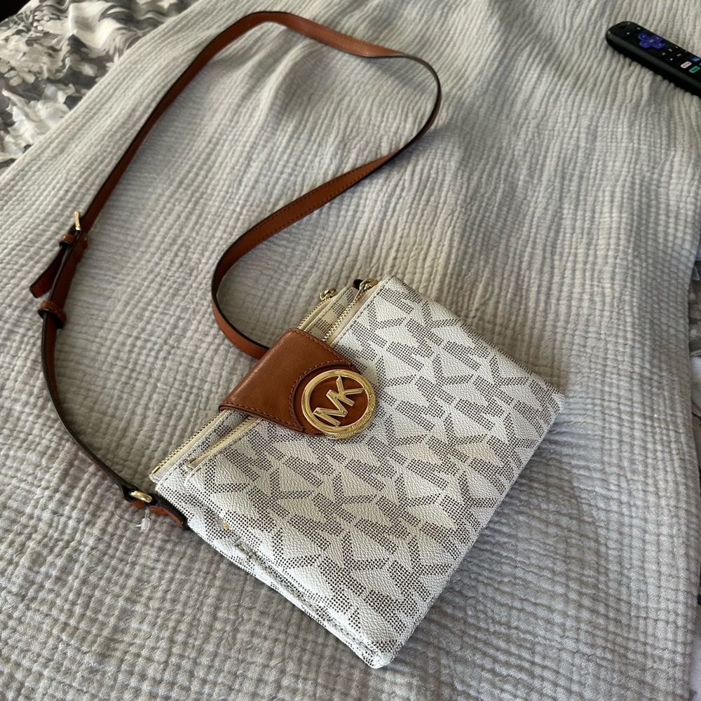 Tan Fulton Michael Kors crossbody purse